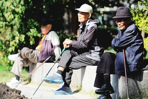 Hàn Quốc đang đối mặt tình trạng dân số già do tỷ lệ sinh thấp. Ảnh: YONHAP