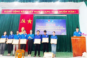 Tuyên dương, khen thưởng những gương thanh niên khởi nghiệp tiêu biểu