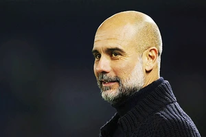 Guardiola ở lại Man City