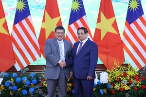 Thủ tướng Phạm Minh Chính đón Chủ tịch Hạ viện Malaysia Tan Sri Dato’ Johari Bin Abdul. 