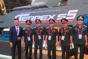 Đoàn Bộ Quốc phòng Việt Nam tham dự Triển lãm Hàng không Singapore lần thứ 9. Ảnh: Bộ Quốc phòng cung cấp