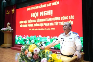 Thiếu tướng Lê Quang Đạo, Tư lệnh Cảnh sát biển Việt Nam phát biểu kết luận hội nghị.