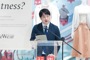 Ông Nishida Hideki, Tổng Giám đốc Uniqlo Việt Nam phát biểu tại sự kiện ra mắt bộ sưu tập xuân-hè 2024.
