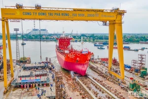 Công ty Đóng tàu Phà Rừng hạ thủy tàu chở dầu/hóa chất trọng tải 13.000DWT ký hiệu vỏ YN-01 mang tên “BS HAI PHONG” xuất khẩu sang Hàn Quốc.