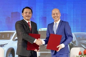 Vinasun và Đại lý Toyota Đông Sài Gòn ký thỏa thuận hợp tác chiến lược với kế hoạch đầu tư 2.000 xe Toyota Hybrid trong năm 2024 và 2025. 