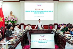 Toàn cảnh tọa đàm “Tăng thuế tiêu thụ đặc biệt và chống buôn lậu thuốc lá - những vấn đề đặt ra” tổ chức mới đây tại Hà Nội.