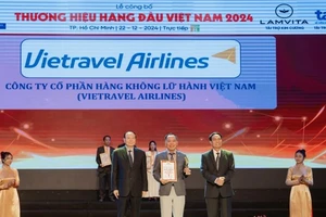 Vinh danh Vietravel Airlines ở hạng mục là “Top 10 Thương hiệu hàng đầu Việt Nam 2024”.