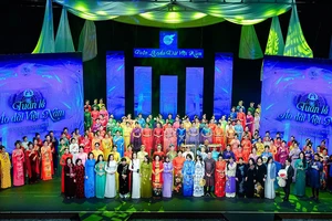 57 học viên đại diện cho gần 10 nghìn hội viên phụ nữ tại chương trình “Hương sắc Việt Nam”.