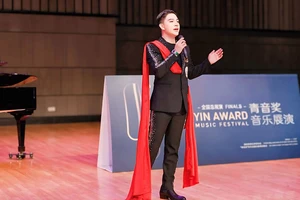 Trần Tùng Anh đoạt giải Đặc biệt cuộc thi tìm kiếm tài năng âm nhạc trẻ tại Trung Quốc