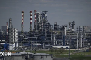 Cơ sở lọc dầu của Tập đoàn Gazprom ở ngoại ô Moskva, Nga. (Ảnh: AFP/TTXVN)