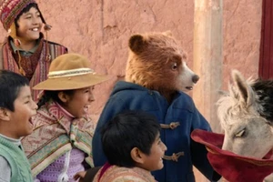 Cảnh trong phim "Paddington: Gấu thủ chu du".