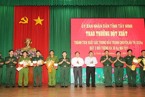 Lãnh đạo tỉnh Tây Ninh khen thưởng Ban chuyên án