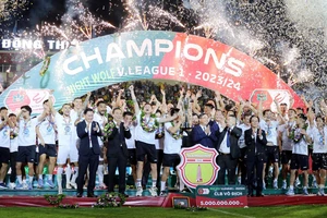 Nam Định lên ngôi vô địch V-League mùa giải 2023-2024. 