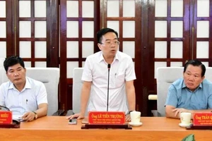 Chủ tịch HĐQT Tập đoàn Dệt may Việt Nam Lê Tiến Trường kiến nghị tỉnh Thừa Thiên Huế tạo điều kiện cho Tập đoàn được thuê dài hạn đất tại Khu công nghiệp Phú Bài 4. 