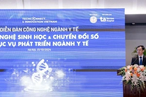 Tiến sĩ, bác sĩ Nguyễn Tri Thức, Thứ trưởng Y tế phát biểu tại diễn đàn.