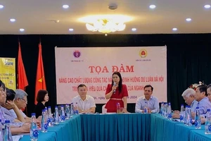 Tiến sĩ Phạm Thu Hà, Viện trưởng Viện Dư luận xã hội phát biểu kết luận tọa đàm.