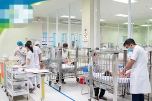 Bệnh nhi nằm điều trị tại Khoa Cấp cứu và Chống độc, Bệnh viện Nhi Trung ương.