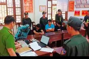 Lực lượng Công an Đắk Nông bắt giữ các đối tượng trong đường dây tổ chức đánh bạc, đánh bạc qua mạng Internet quy mô lớn.