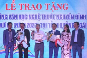 Trao Giải thưởng văn học nghệ thuật Nguyễn Đình Thi lần thứ 3 năm 2023 cho các tác giả ở miền trung.