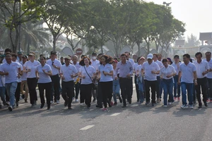 Giải Việt dã-chạy Vũ trang truyền thống Báo Đà Nẵng năm 2023 với 800 vận động viên tham gia.