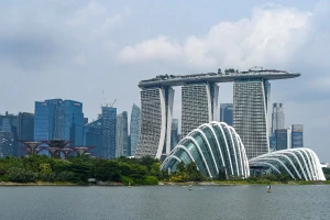 Khu nghỉ dưỡng Marina Bay Sands ở Singapore. (Ảnh: AFP/TTXVN)