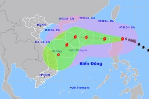 Vị trí và hướng di chuyển của bão Yinxing lúc 13 giờ ngày 7/11. (Nguồn: nchmf.gov.vn)