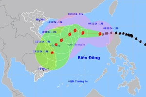 Vị trí và hướng di chuyển của bão số 7 lúc 13 giờ ngày 8/11. (Nguồn: nchmf.gov.vn)