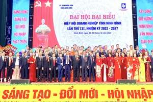 Ra mắt Ban Chấp hành Hiệp hội Doanh nghiệp Ninh Bình nhiệm kỳ 2022-2027. 