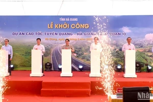[Ảnh] Thủ tướng Phạm Minh Chính dự Lễ khởi công Dự án cao tốc Tuyên Quang-Hà Giang giai đoạn 1