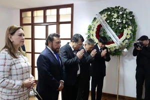 Phó Tổng thống El Salvador Felix Ulloa viếng Tổng Bí thư Nguyễn Phú Trọng. (Ảnh: TTXVN)
