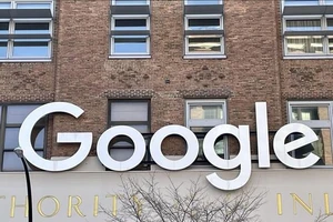 Biểu tượng Google tại văn phòng ở New York, Mỹ. Ảnh: Kyodo/TTXVN