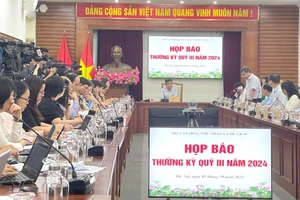 Toàn cảnh cuộc họp báo.