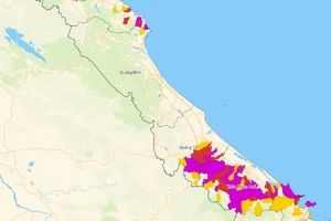 [Infographic] Cảnh báo nguy cơ lũ quét và sạt lở trong 6 giờ tới tại 70 xã, phường ở miền trung, cập nhật 19 giờ, 30/10