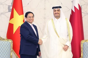 Thủ tướng Phạm Minh Chính hội đàm với Thủ tướng Nhà nước Mohammed bin Abdulrahman bin Jassim Al Thani. (Ảnh: TTXVN)