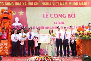 Trao Bằng công nhận đạt chuẩn nông thôn mới nâng cao năm 2022 cho Đảng bộ, chính quyền và nhân dân xã Cà Ná.