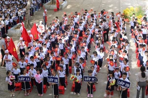 Trường Tiểu học Đài Sơn, thành phố Phan Rang-Tháp Chàm tổ chức tổng duyệt chương trình chuẩn bị cho lễ khai giảng năm học mới 2024-2025 diễn ra vào ngày 5/9. (Ảnh: NGUYỄN TRUNG)