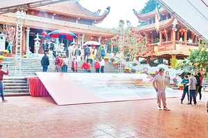 Lễ hội đình, đền, chùa Cầu Muối ở huyện Phú Bình với nghi lễ tâm linh truyền thống được khôi phục, hằng năm thu hút hàng chục nghìn du khách.