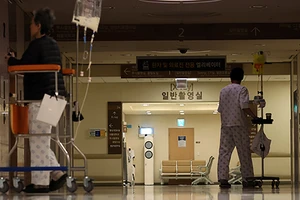 Bệnh viện ở thủ đô Seoul rơi vào tình trạng thiếu nhân viên y tế trầm trọng.