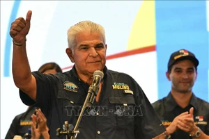 Ông Jose Raul Mulino phát biểu trước những người ủng hộ sau khi giành chiến thắng trong cuộc bầu cử Tổng thống Panama tại Panama City ngày 5/5/2024. Ảnh: AFP/TTXVN