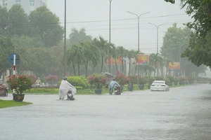 Ngày 18/9, mưa lớn gây ngập cục bộ tại nhiều tuyến đường nội thị tại thành phố Tam Kỳ, Quảng Nam.