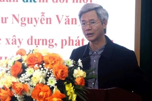 Trưởng Ban Tuyên giáo Tỉnh ủy Hưng Yên Đào Hồng Vận phát biểu đề dẫn hội thảo "Vận dụng quan điểm đổi mới của Tổng Bí thư Nguyễn Văn Linh trong công cuộc xây dựng, phát triển tỉnh Hưng Yên. 