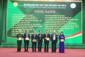 Hội Ghép tạng Việt Nam Vinh danh các cá nhân đã có đóng góp xuất sắc cho sự nghiệp ghép tạng Việt Nam tại hội nghị