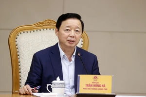 Phó Thủ tướng Trần Hồng Hà chủ trì cuộc họp nghe báo cáo về dự án Luật Ðịa chất và Khoáng sản. Ảnh: VGP