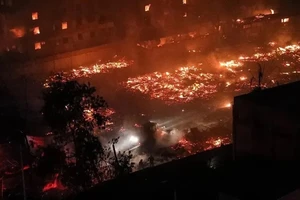 Hỏa hoạn đã phá hủy xưởng phim 80 năm tuổi Al-Ahram Studio ở quận Giza, Ai Cập. (Ảnh: AFP)