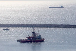 Tàu chở hàng viện trợ nhân đạo cho Dải Gaza khởi hành từ cảng Larnaca, CH Cyprus ngày 12/3/2024. (Ảnh: THX/TTXVN)