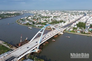Chính thức đưa cầu Trần Hoàng Na bắc qua sông Cần Thơ vào sử dụng