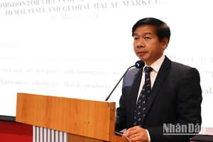 Ông Đào Minh Chánh, Phó Giám đốc Trung tâm Xúc tiến Thương mại và Đầu tư Thành phố Hồ Chí Minh phát biểu tại hội thảo.