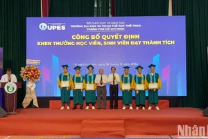 Xuân Trường, Công Phượng và các đồng đội nhận bằng cử nhân giáo dục thể chất.