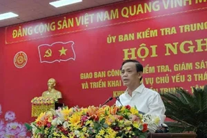 Đồng chí Võ Thái Nguyên, Ủy viên Ủy ban Kiểm tra Trung ương phát biểu tại Hội nghị.