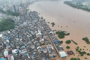 Mưa lớn gây lũ lụt ở tỉnh Quảng Đông, Trung Quốc. (Ảnh: sohu.com)